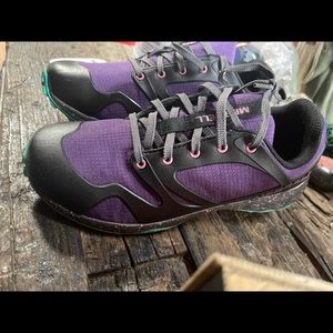 Size 6 merrell sneaker